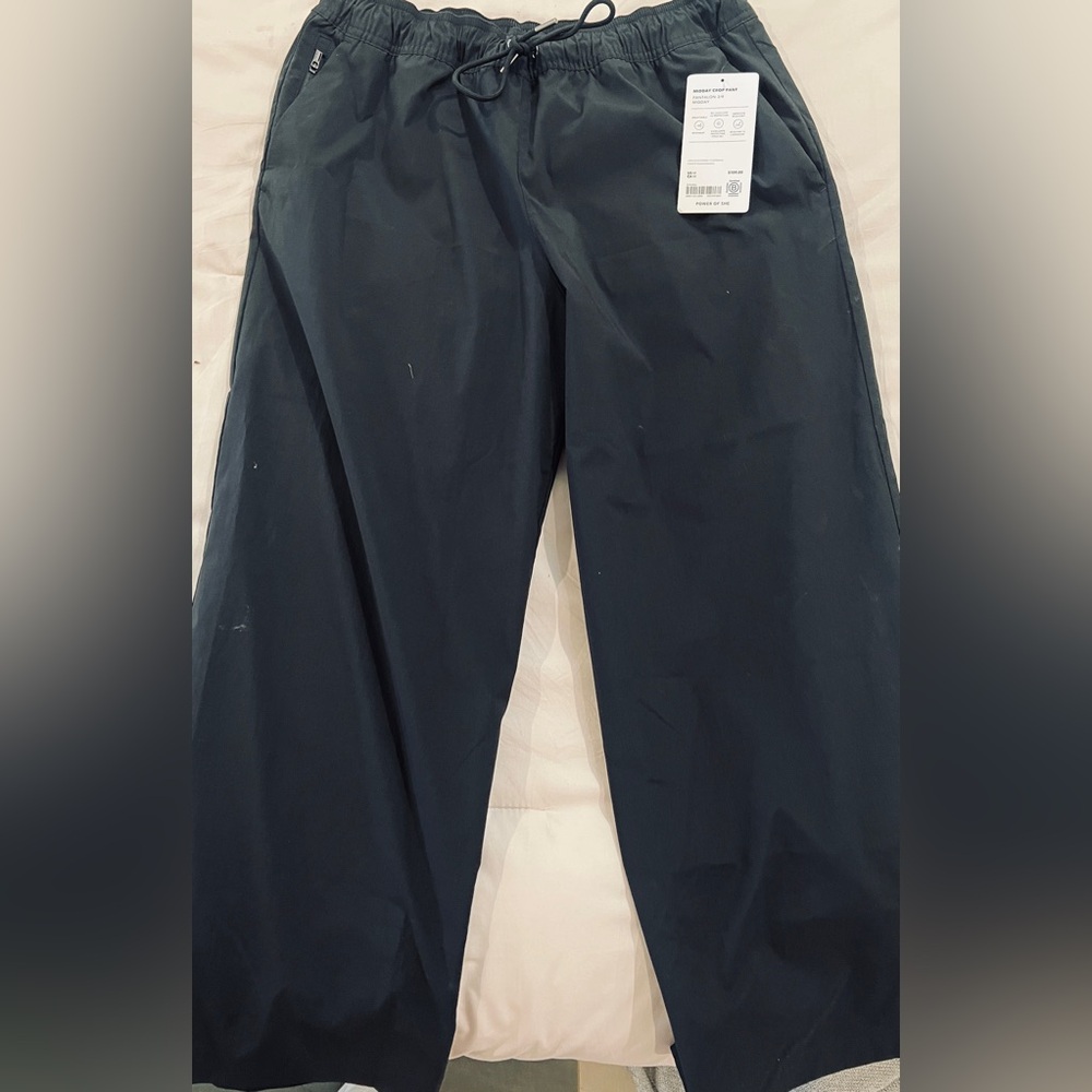 NWT Athleta Midday Mid Rise Crop Popline Post